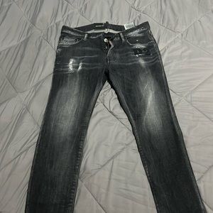 Dsquared jeans to sell i don’t fit in them . Brand new i never wore them .